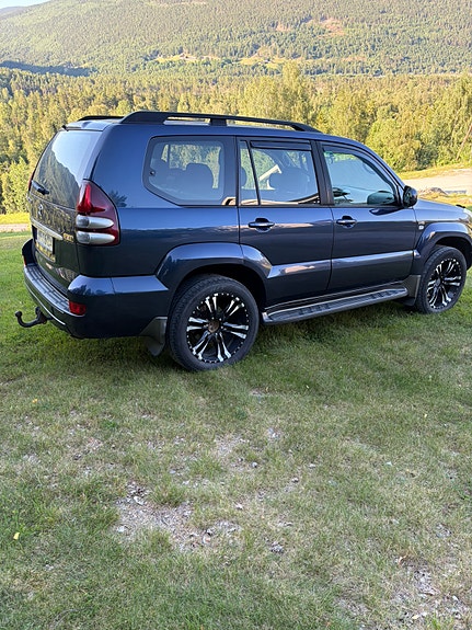 Toyota Land Cruiser 5 of 5