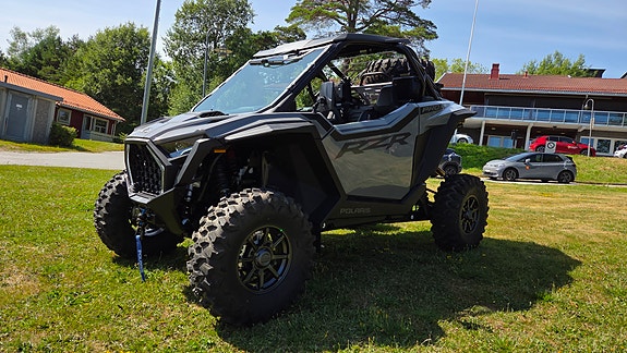 Polaris RZR Pro XP 3 of 5