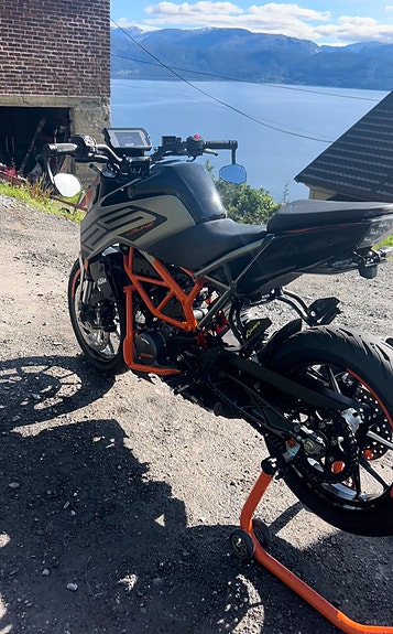 KTM 125 Duke 8 of 11