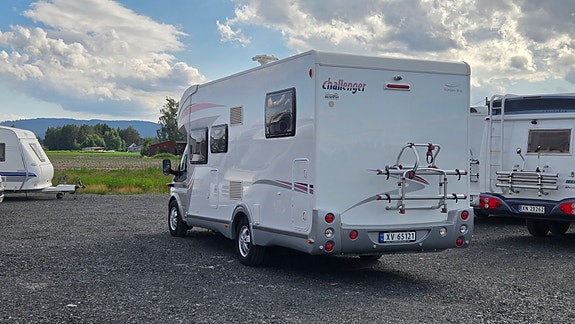 Challenger 54 - 5 Seter, 2 Enkle Senger, Senkeseng, Stort Lasterom, DAB, Bluetooth, Ryggekamera, Cruisekontroll, Sykkelstativ 5 of 5