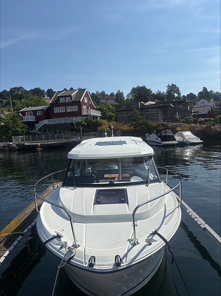 Jeanneau 695 Cruiser med Yamaha F150, godt utstyrt båt selges for kunde! 2 of 5