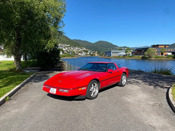 Chevrolet Corvette 2 of 30