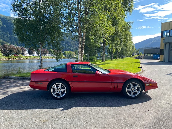 Chevrolet Corvette 11 of 30