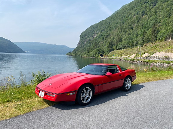 Chevrolet Corvette 3 of 30