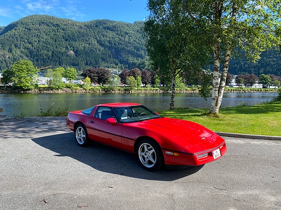 Chevrolet Corvette 12 of 30