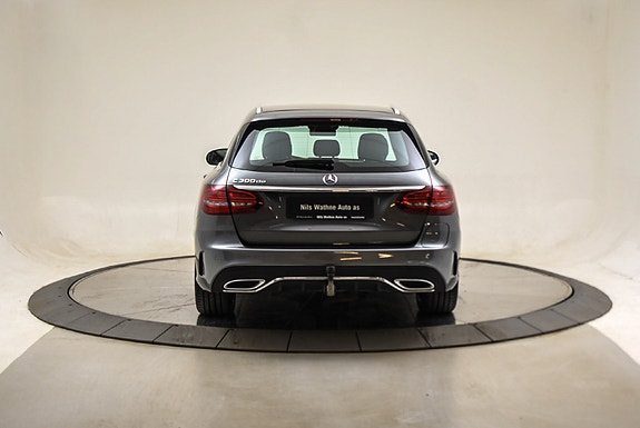Mercedes-Benz C300 de 2 of 5