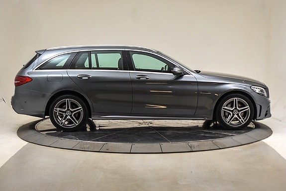 Mercedes-Benz C300 de 4 of 5