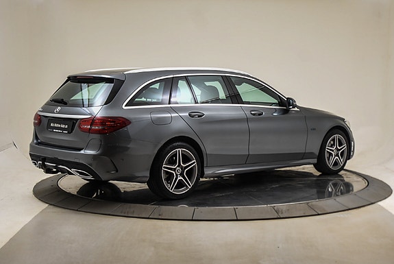 Mercedes-Benz C300 de 3 of 5