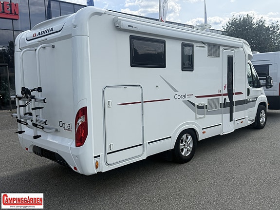 Adria Coral Supreme 690 SC– Queen bed, Alde og sykkelstativ 4 of 5