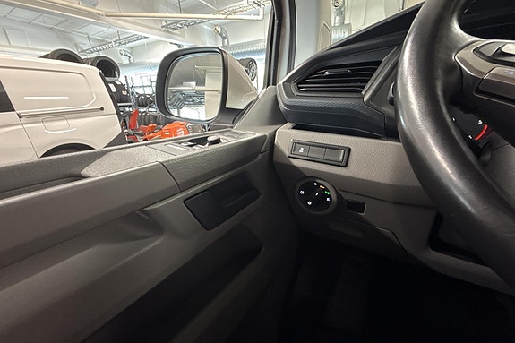 Volkswagen Transporter 17 of 24