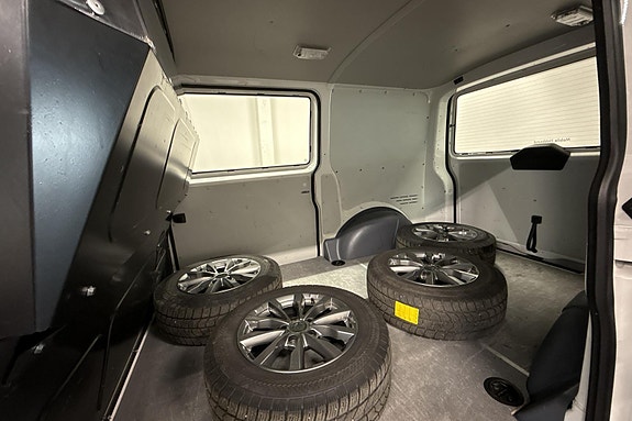Volkswagen Transporter 6 of 24