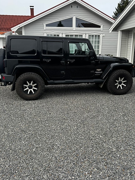 Jeep Wrangler 2 of 19