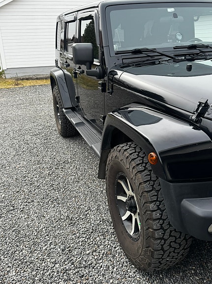 Jeep Wrangler 4 of 19