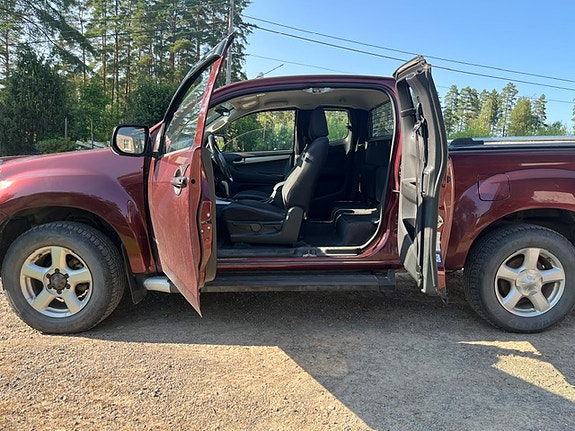 Isuzu D-max 3 of 5