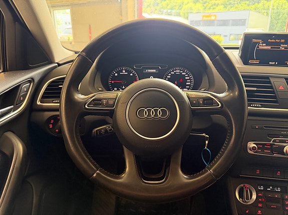 Audi Q3 16 of 30