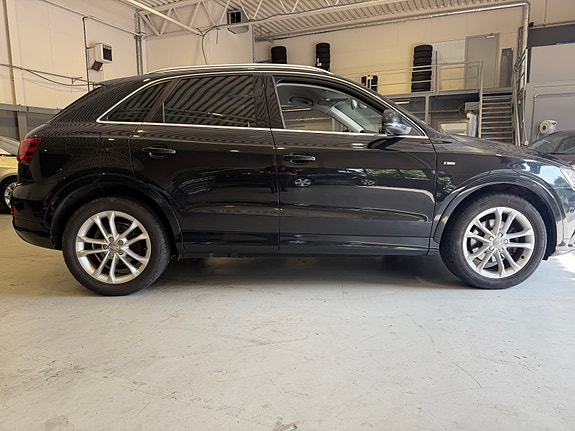 Audi Q3 3 of 30