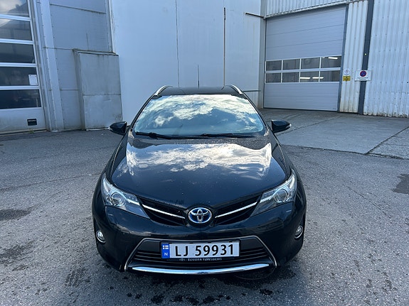 Toyota Auris 5 of 17