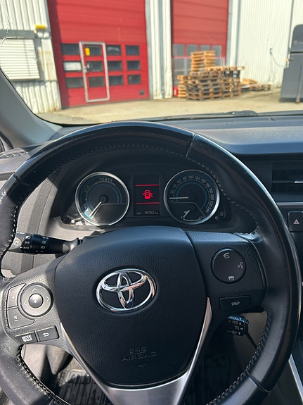 Toyota Auris 15 of 17
