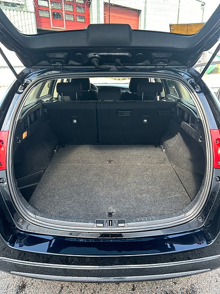 Toyota Auris 11 of 17