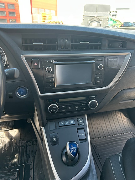 Toyota Auris 14 of 17