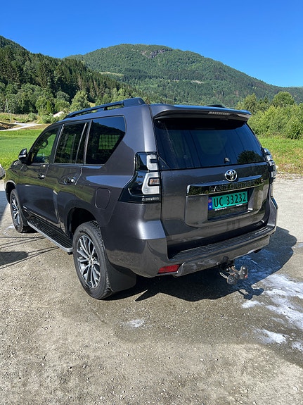 Toyota Land Cruiser 12 of 25