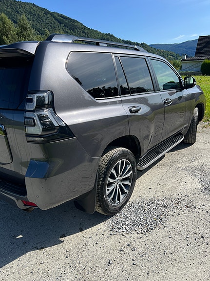 Toyota Land Cruiser 7 of 25