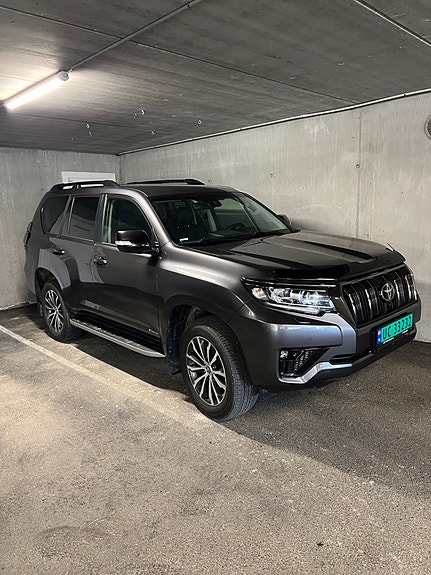 Toyota Land Cruiser 3 of 25
