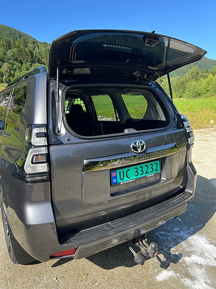 Toyota Land Cruiser 8 of 25