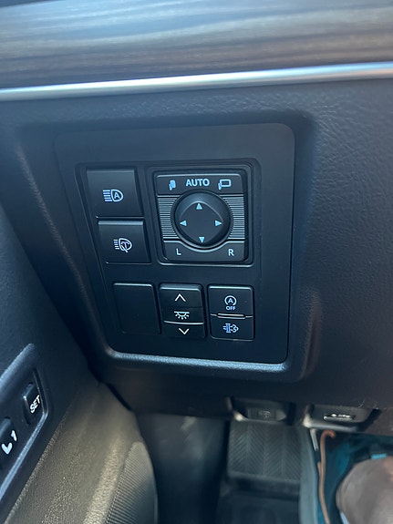 Toyota Land Cruiser 25 of 25