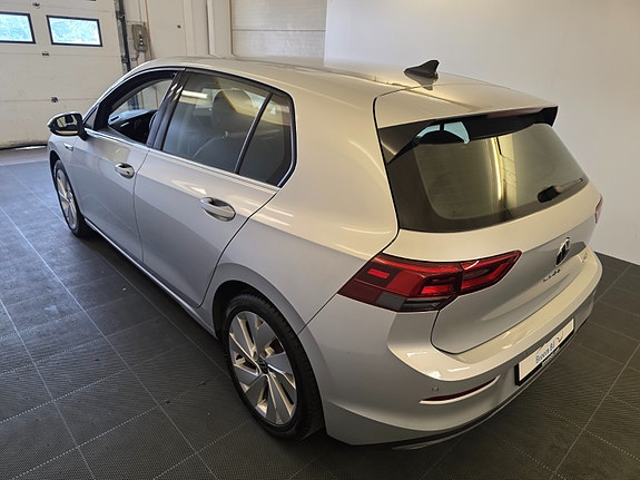 Volkswagen Golf VIII 5 of 5