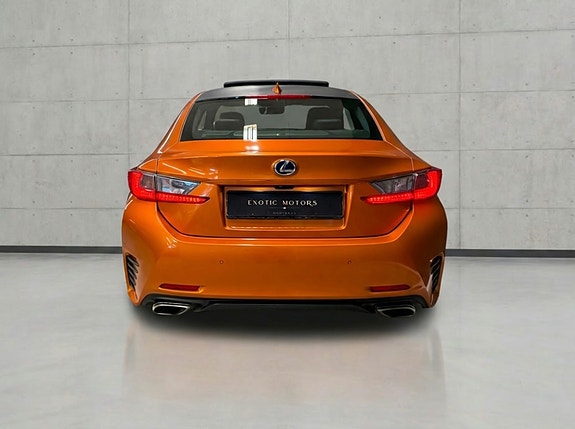 Lexus RC300h 5 of 5