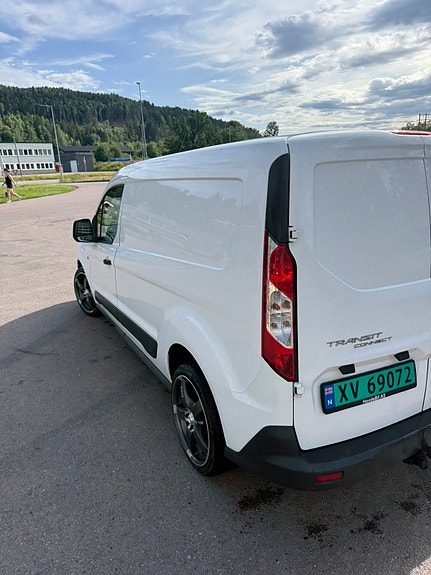 Ford Transit Connect 4 of 5