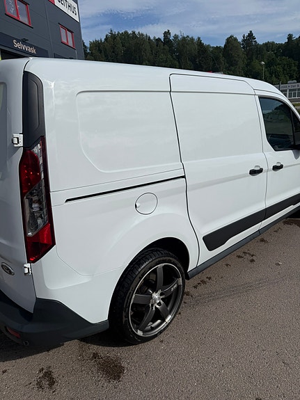 Ford Transit Connect 5 of 5
