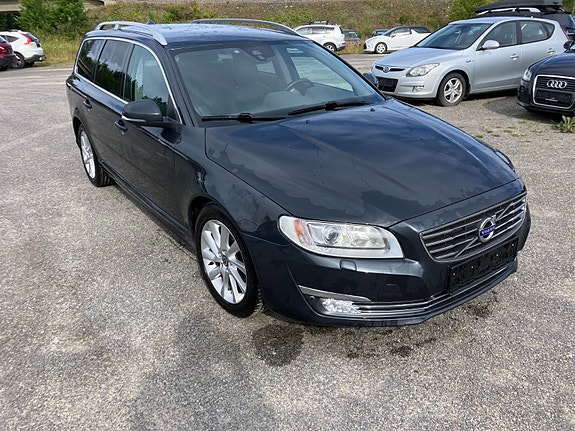 Volvo V70 2 of 5