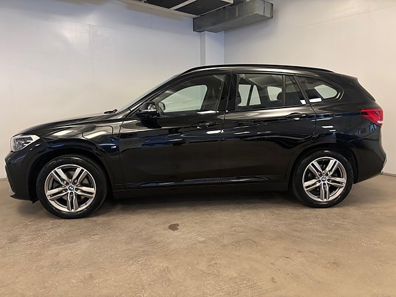 BMW X1 3 of 5