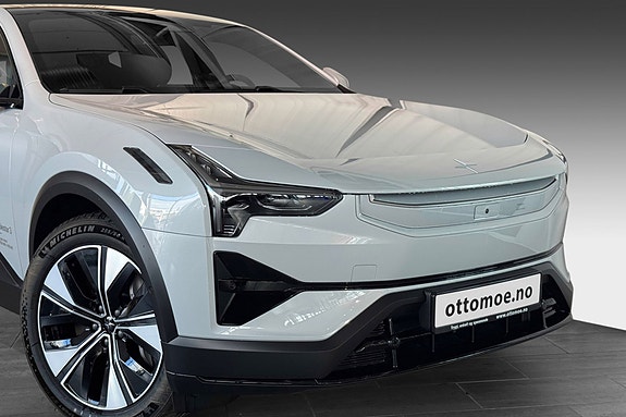 Polestar 3 2 of 5