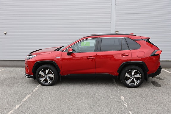 Toyota RAV4 Plug-in Hybrid 3 of 30