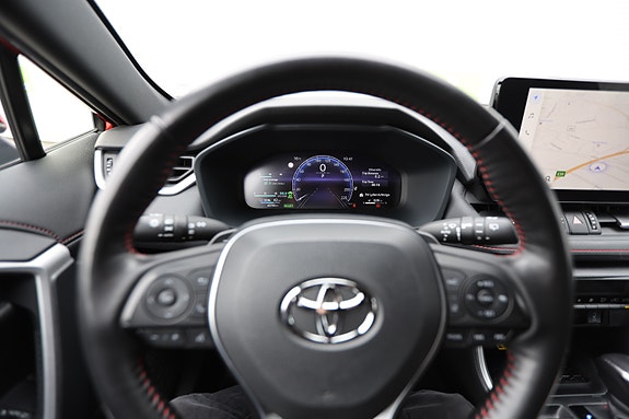 Toyota RAV4 Plug-in Hybrid 17 of 30