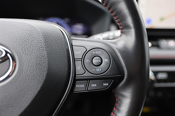 Toyota RAV4 Plug-in Hybrid 19 of 30