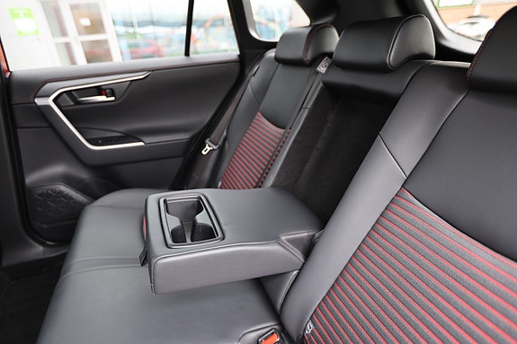 Toyota RAV4 Plug-in Hybrid 13 of 30
