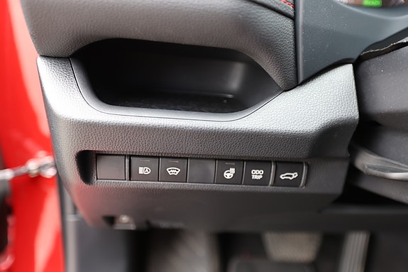 Toyota RAV4 Plug-in Hybrid 8 of 30