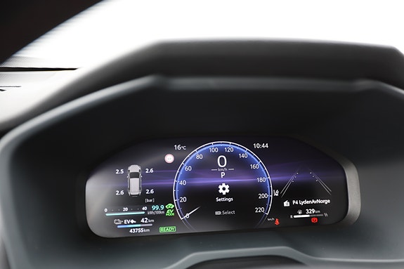 Toyota RAV4 Plug-in Hybrid 24 of 30