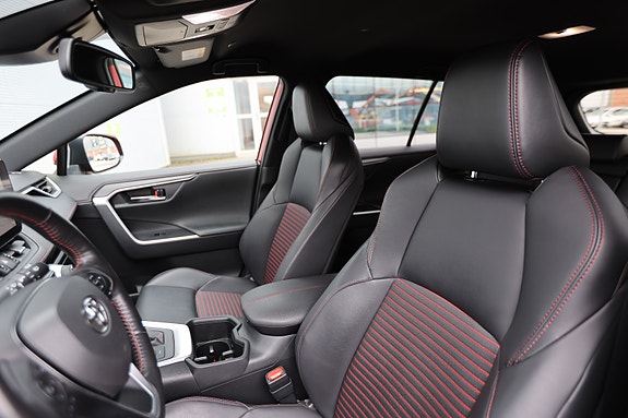 Toyota RAV4 Plug-in Hybrid 11 of 30