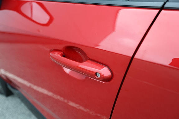 Toyota RAV4 Plug-in Hybrid 6 of 30