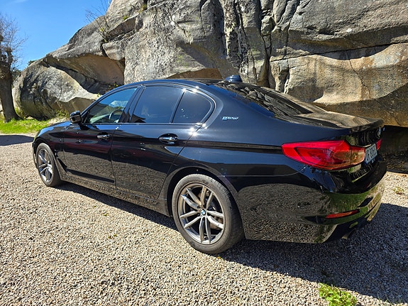 BMW 530e 4 of 5