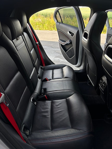 Mercedes-Benz A250 20 of 30