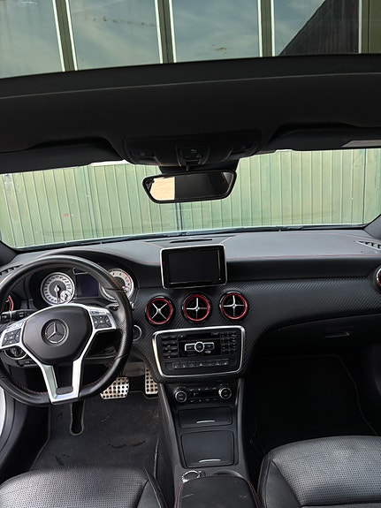 Mercedes-Benz A250 26 of 30