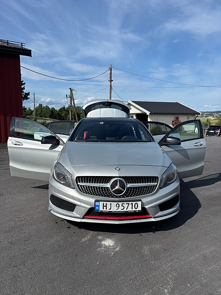 Mercedes-Benz A250 3 of 30