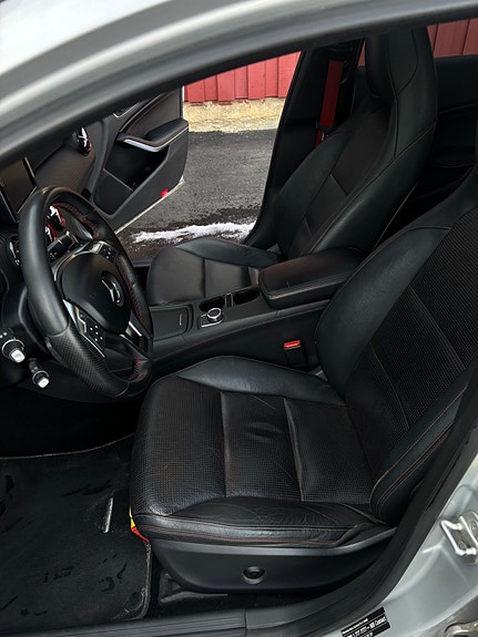 Mercedes-Benz A250 15 of 30
