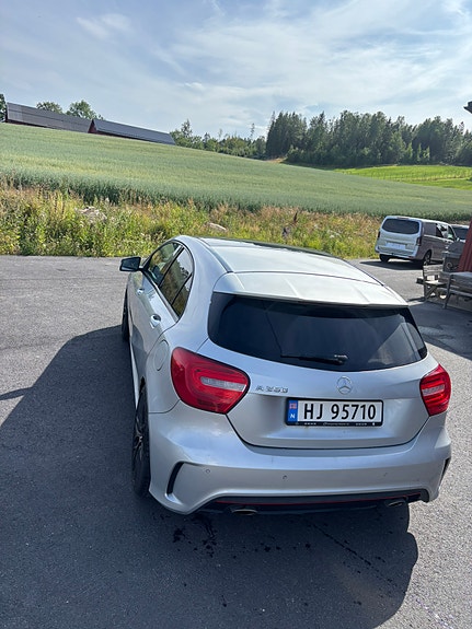 Mercedes-Benz A250 7 of 30